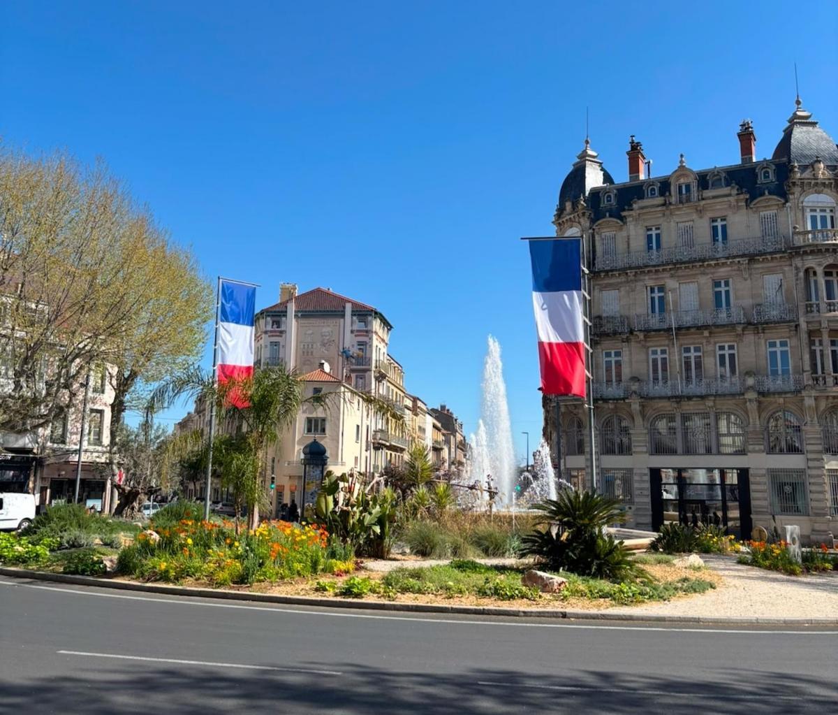 Grand Appartement De 100M2 -Allee Paul Riquet Beziers - 4Chambres - Wifi- Tv Connectee Exteriör bild